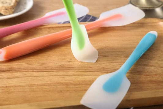 HiramWare Silicone Spatula Set of 4 - Heat Resistant Flexible Spatula 450F with Stainless Steel Core - Food Grade Premium Good Grip Kitchen Utensils - Seamless, Heavy Duty, BPA Free, Dishwasher Safe