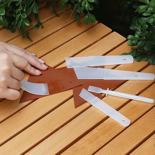 5 Pack Glue Spreader Plastic Glue Smear Plate Scraper Sticks Applicator Tool for Leatherwork Woodwork Handmade DIY Leather Spreads Burnishing Gum Art Craft Project
